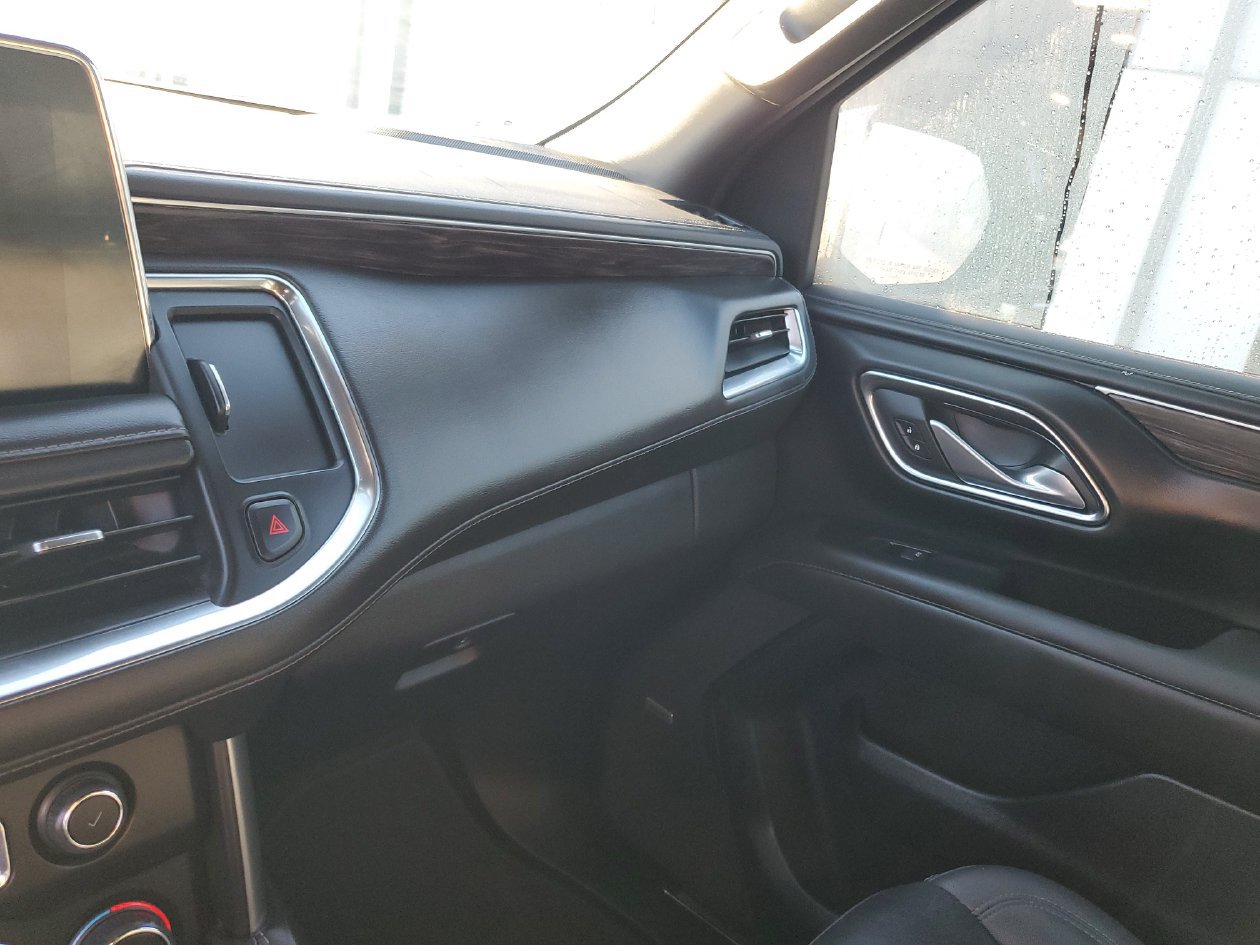Used 2024 Chevrolet Suburban LT RWD image 24
