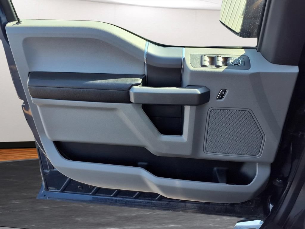 Used 2018 Ford F150 XLT w/ Equipment Group 302A Luxury AWD/4WD image 16