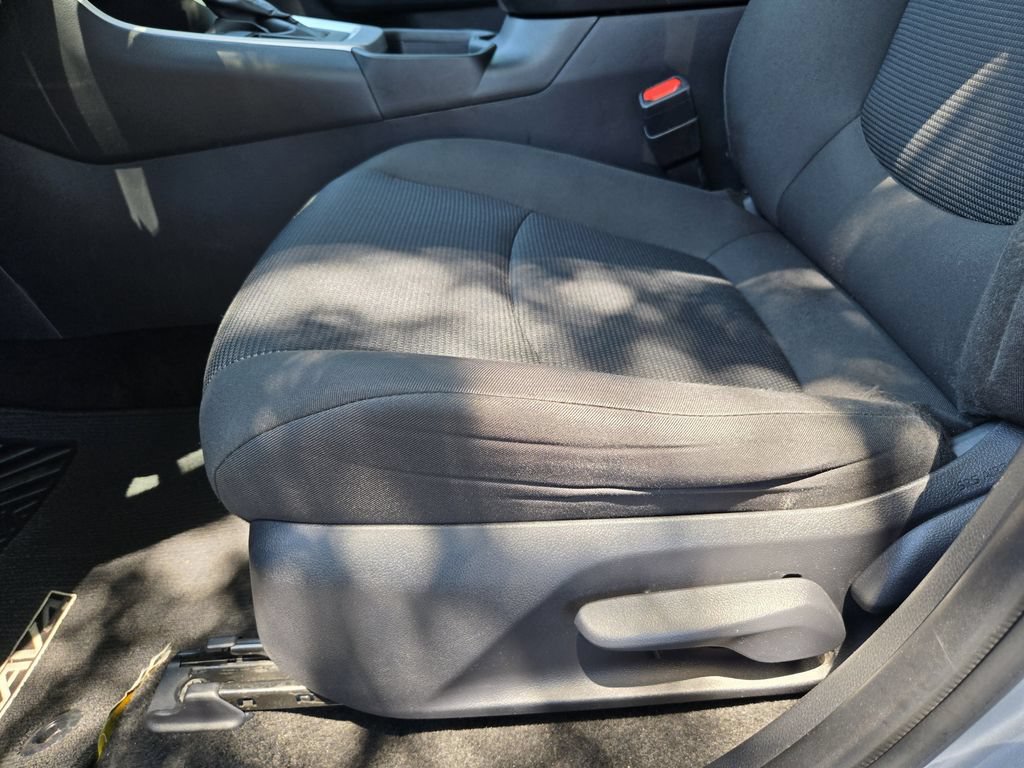Used 2024 Toyota RAV4 LE FWD image 15