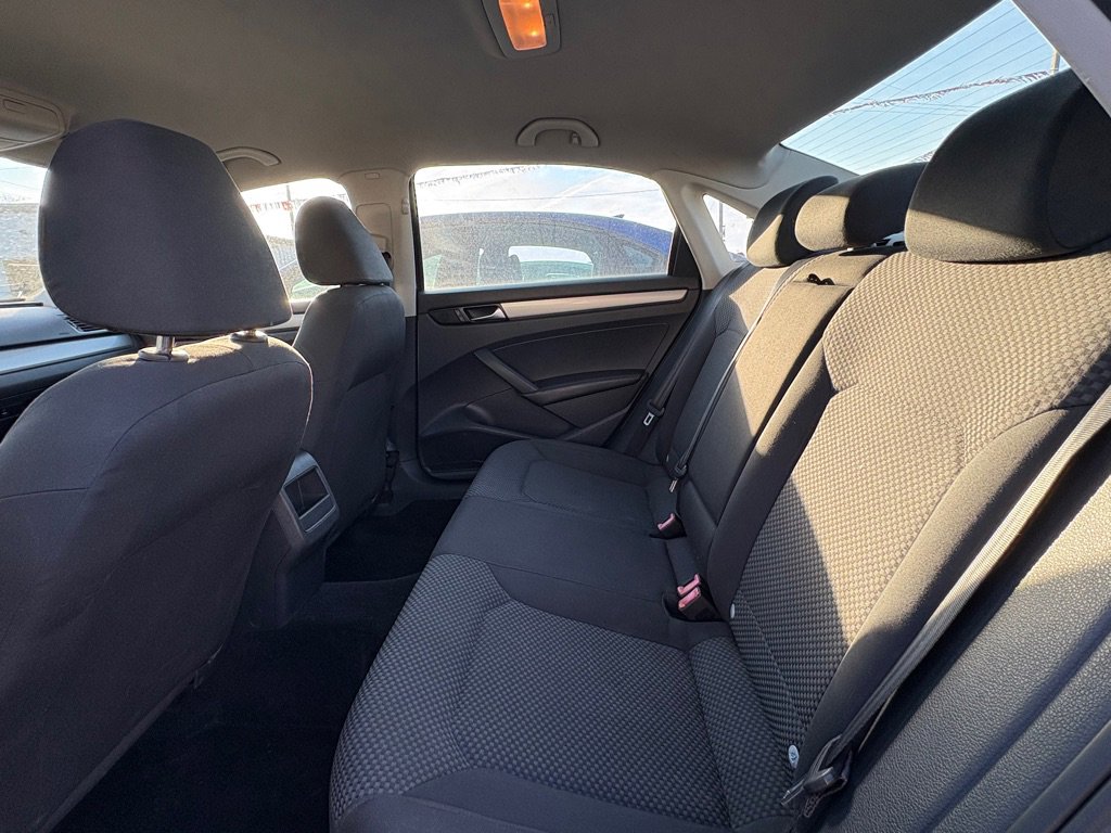 Used 2013 Volkswagen Passat 2.5 S image 10