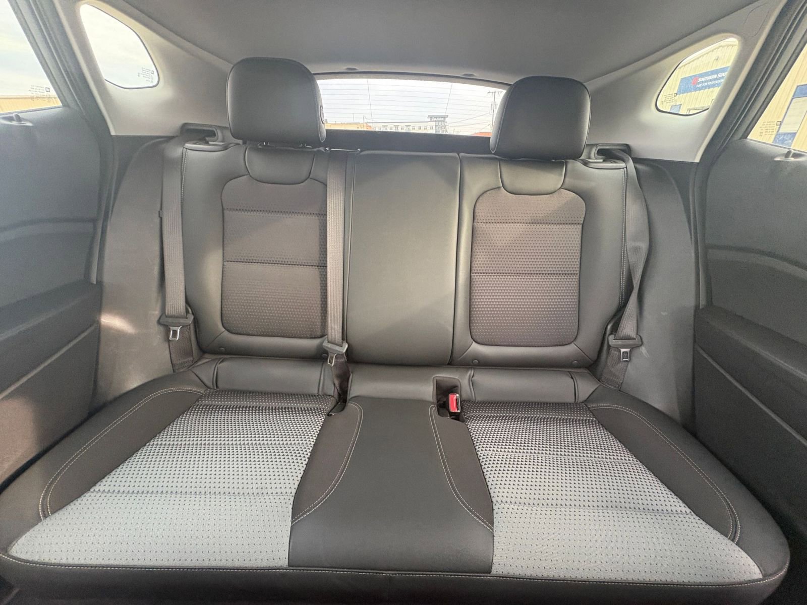 Used 2025 Chevrolet Trax LT w/ LT Convenience Package image 36