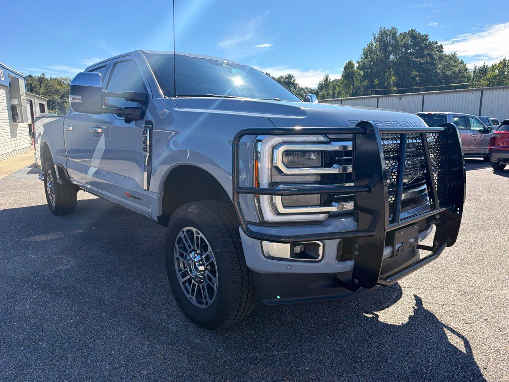 Used 2026 Ford F350 Platinum w/ Platinum Plus Package AWD/4WD image 3