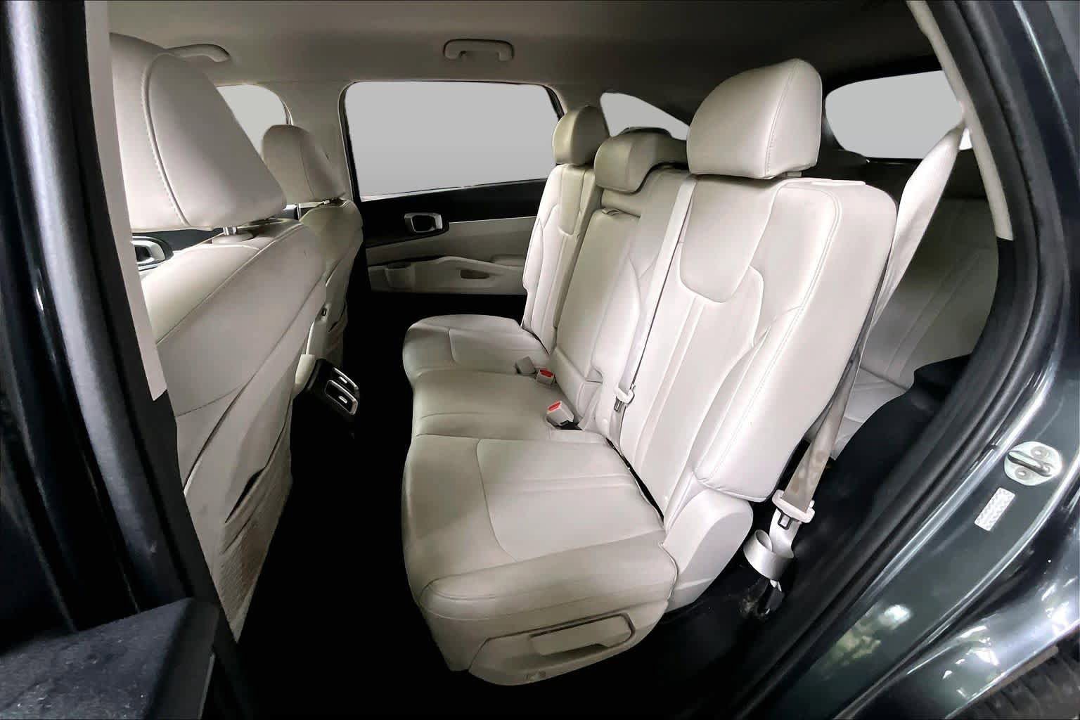 Used 2021 Kia Sorento S FWD image 19