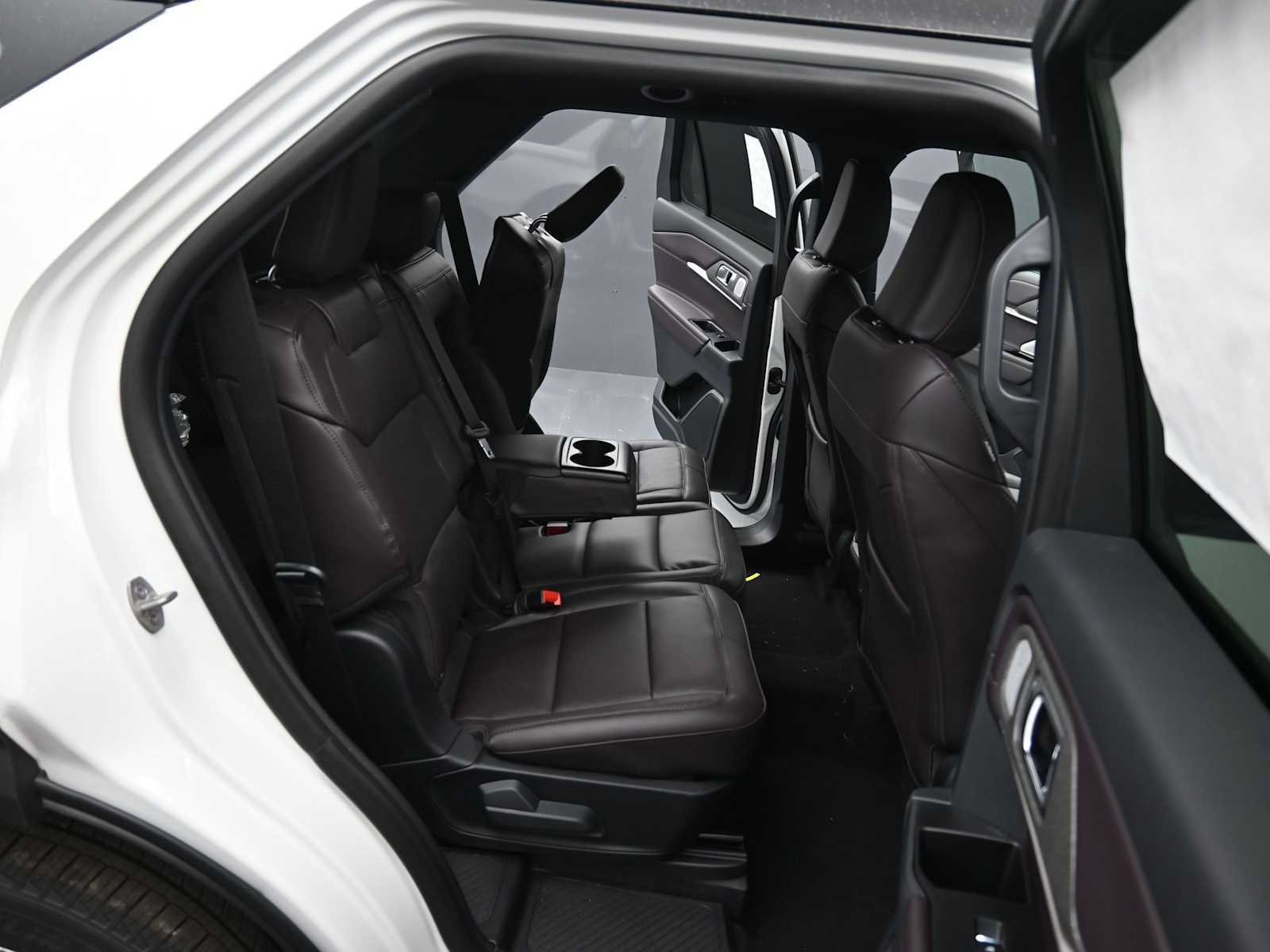 New 2026 Ford Explorer Platinum image 16