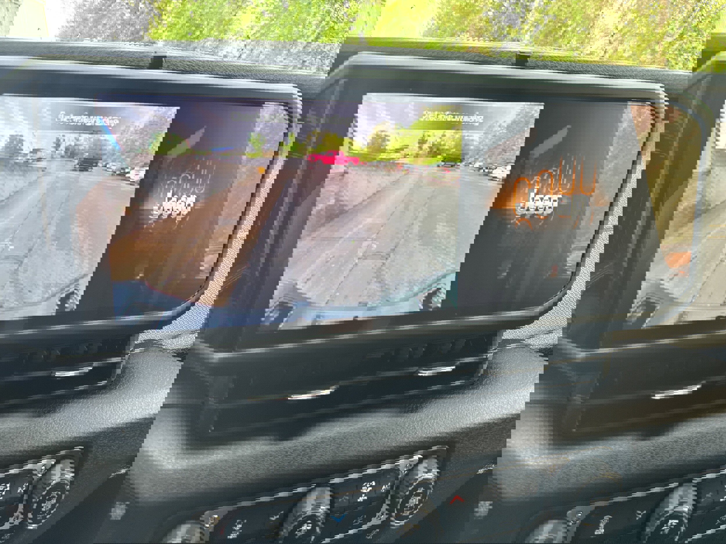 Used 2025 Jeep Gladiator Sport image 15