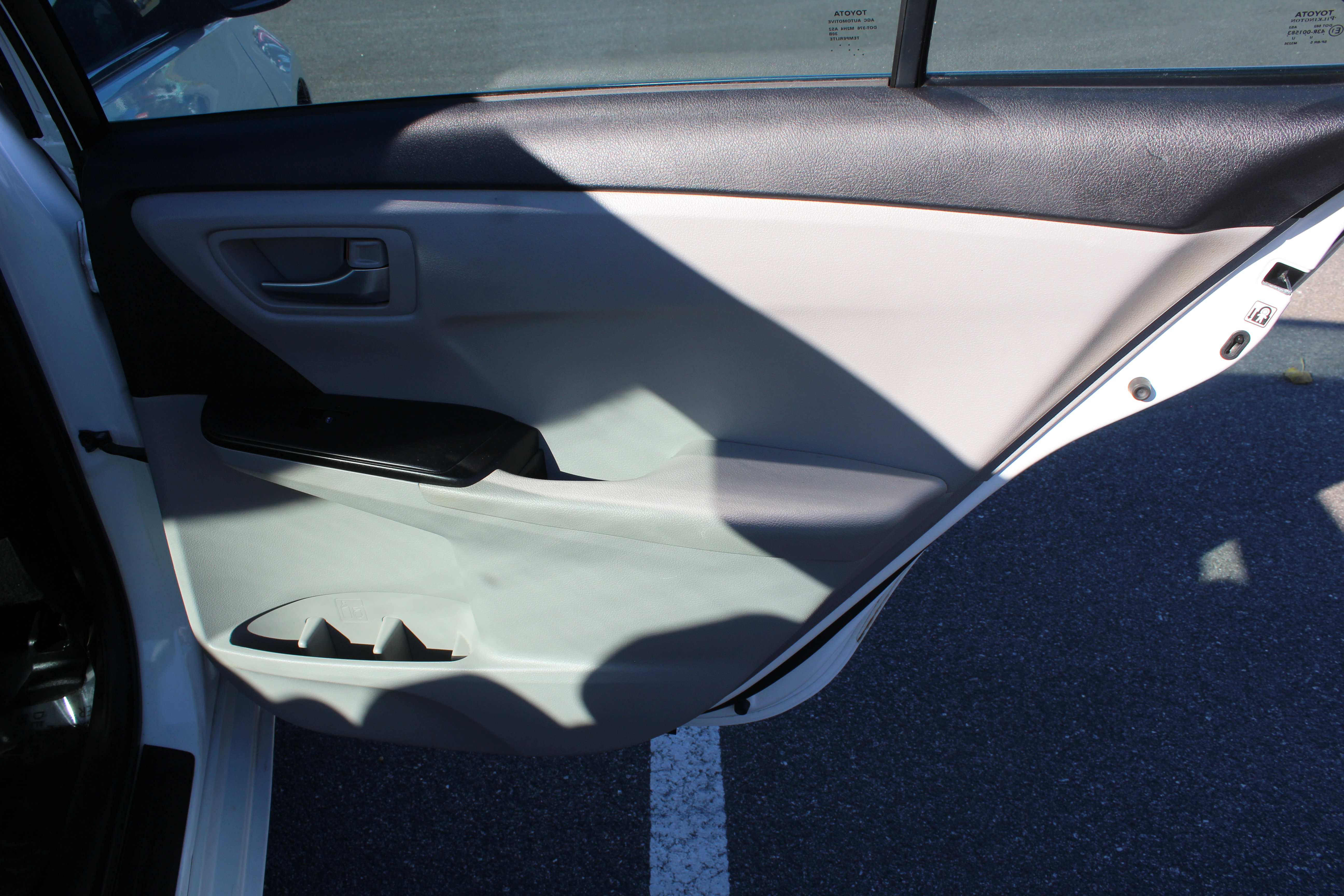 Used 2017 Toyota Camry SE w/ Moonroof Package image 46