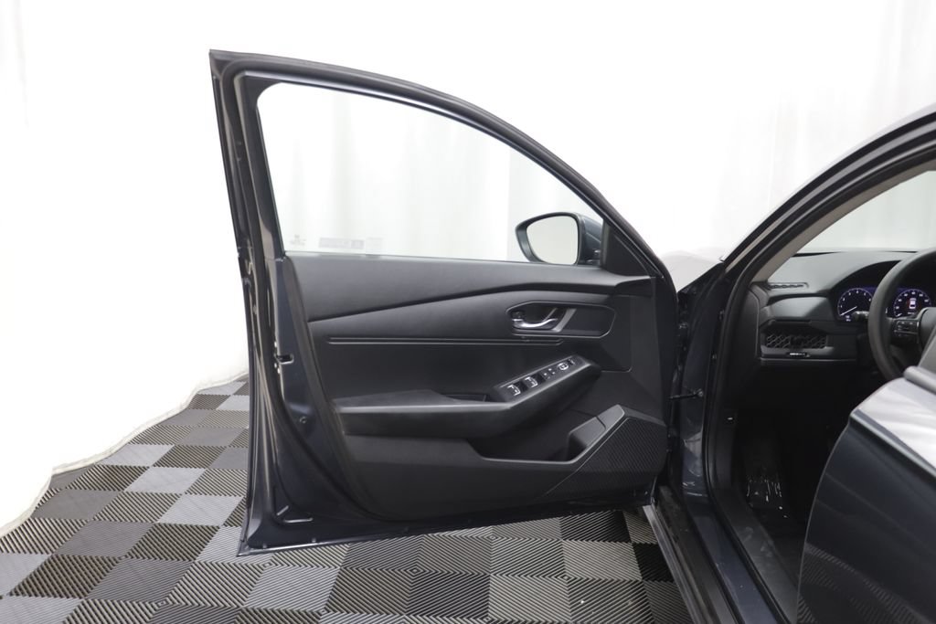 Used 2023 Honda Accord LX image 4