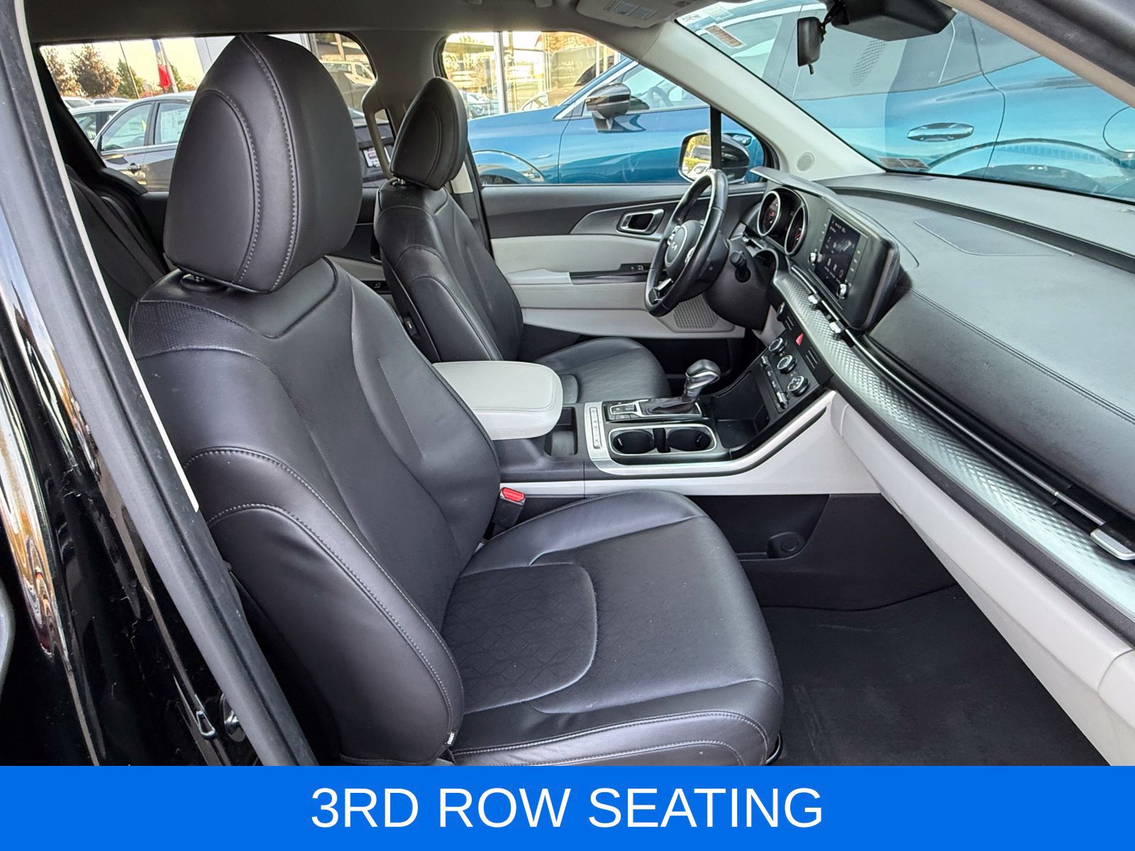 Used 2022 Kia Carnival LX FWD image 23