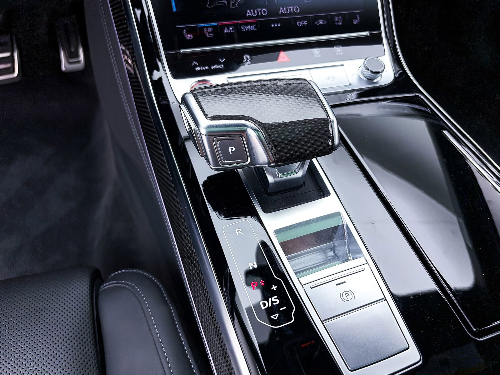 Used 2023 Audi S8 w/ S8 Executive Package AWD/4WD image 29