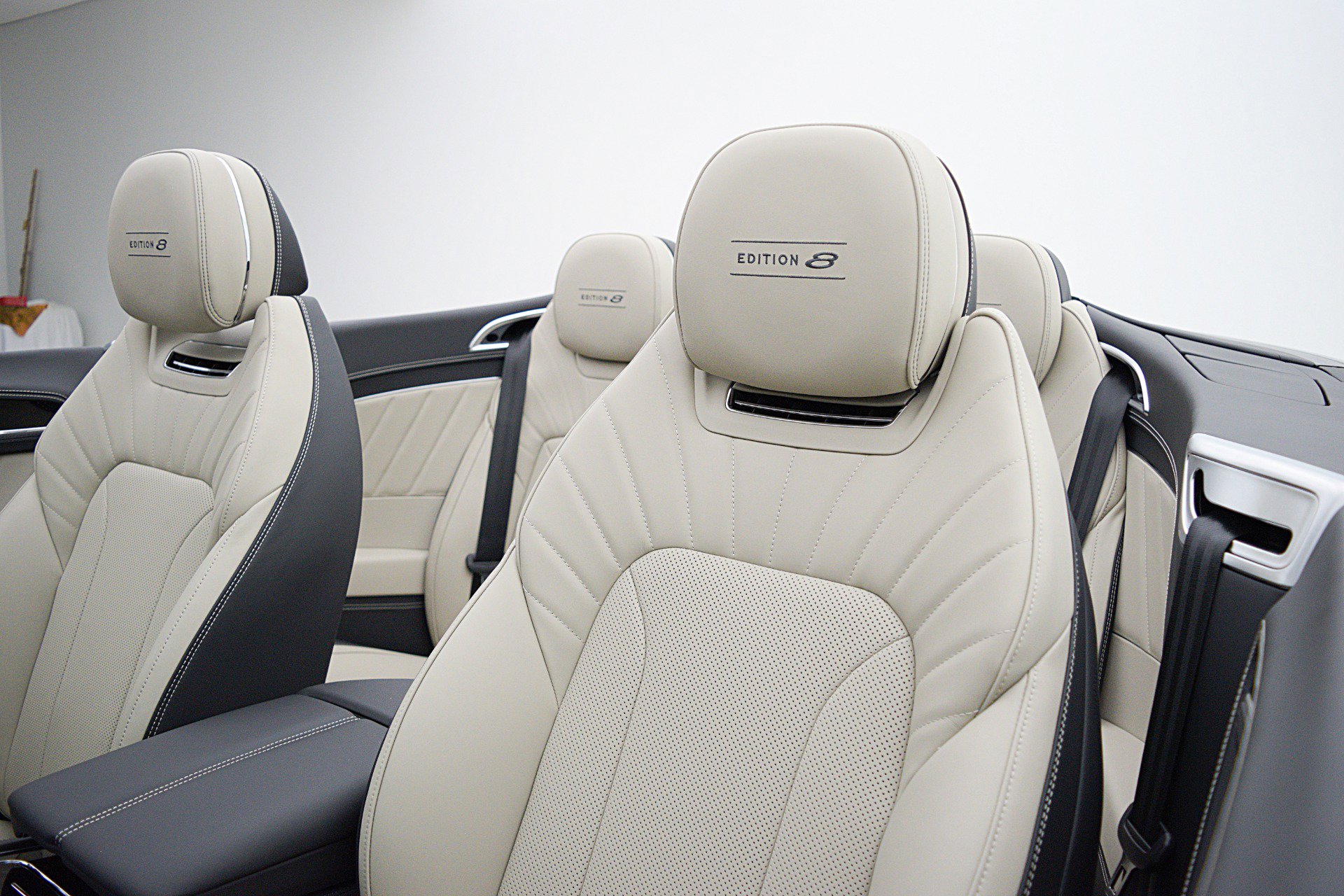 Used 2024 Bentley Continental GT image 32