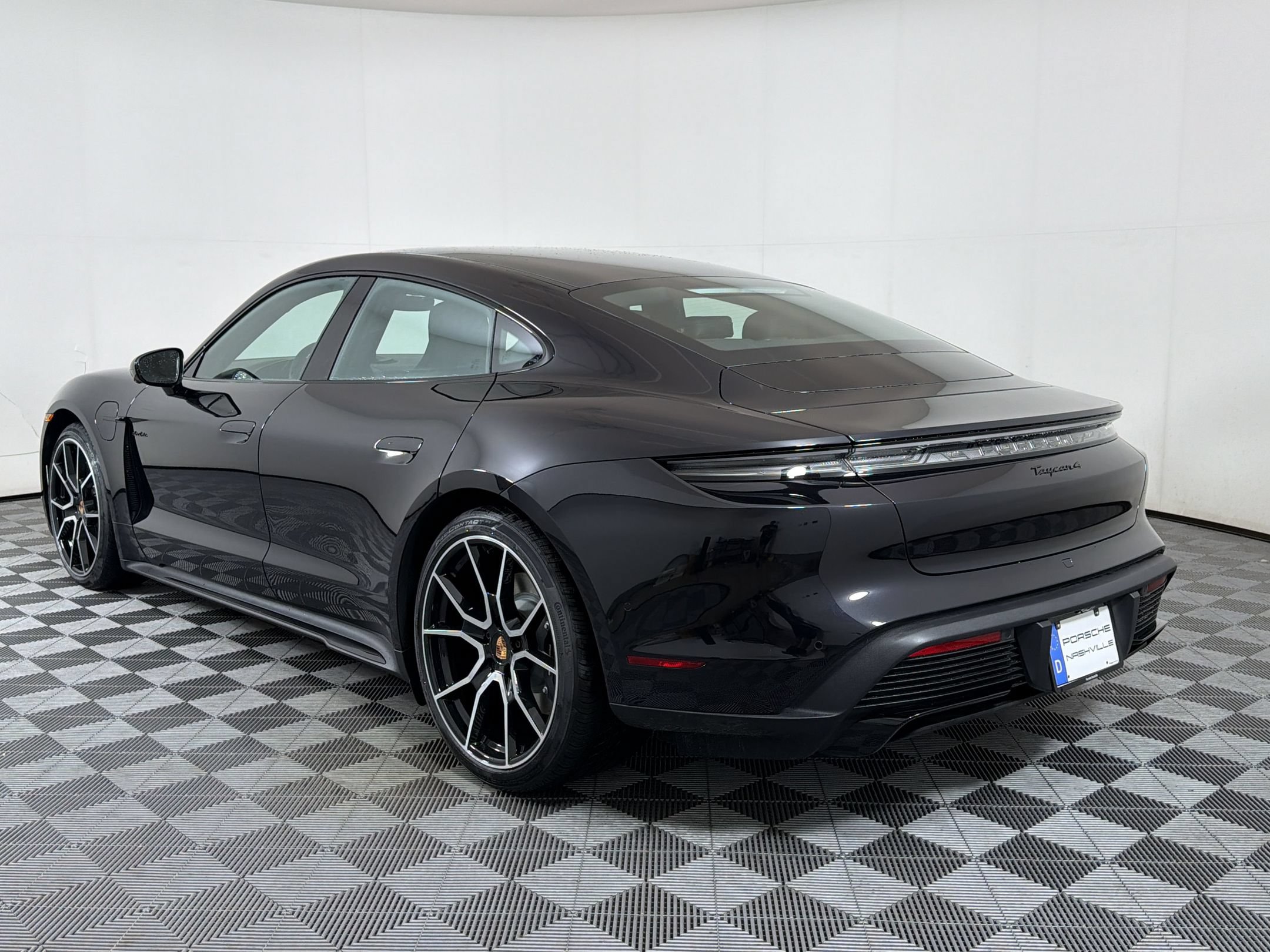 Used 2026 Porsche Taycan AWD/4WD image 3