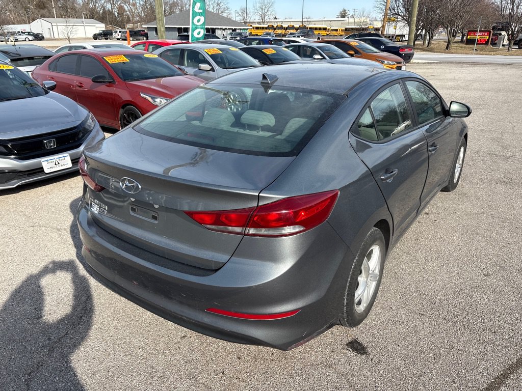Used 2017 Hyundai Elantra SE FWD image 4