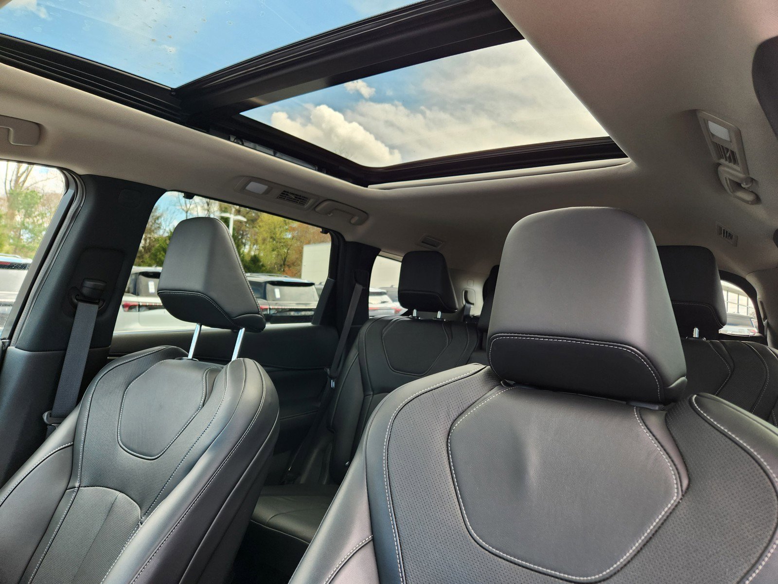 Certified 2023 INFINITI QX60 Luxe w/ Cargo Package image 12