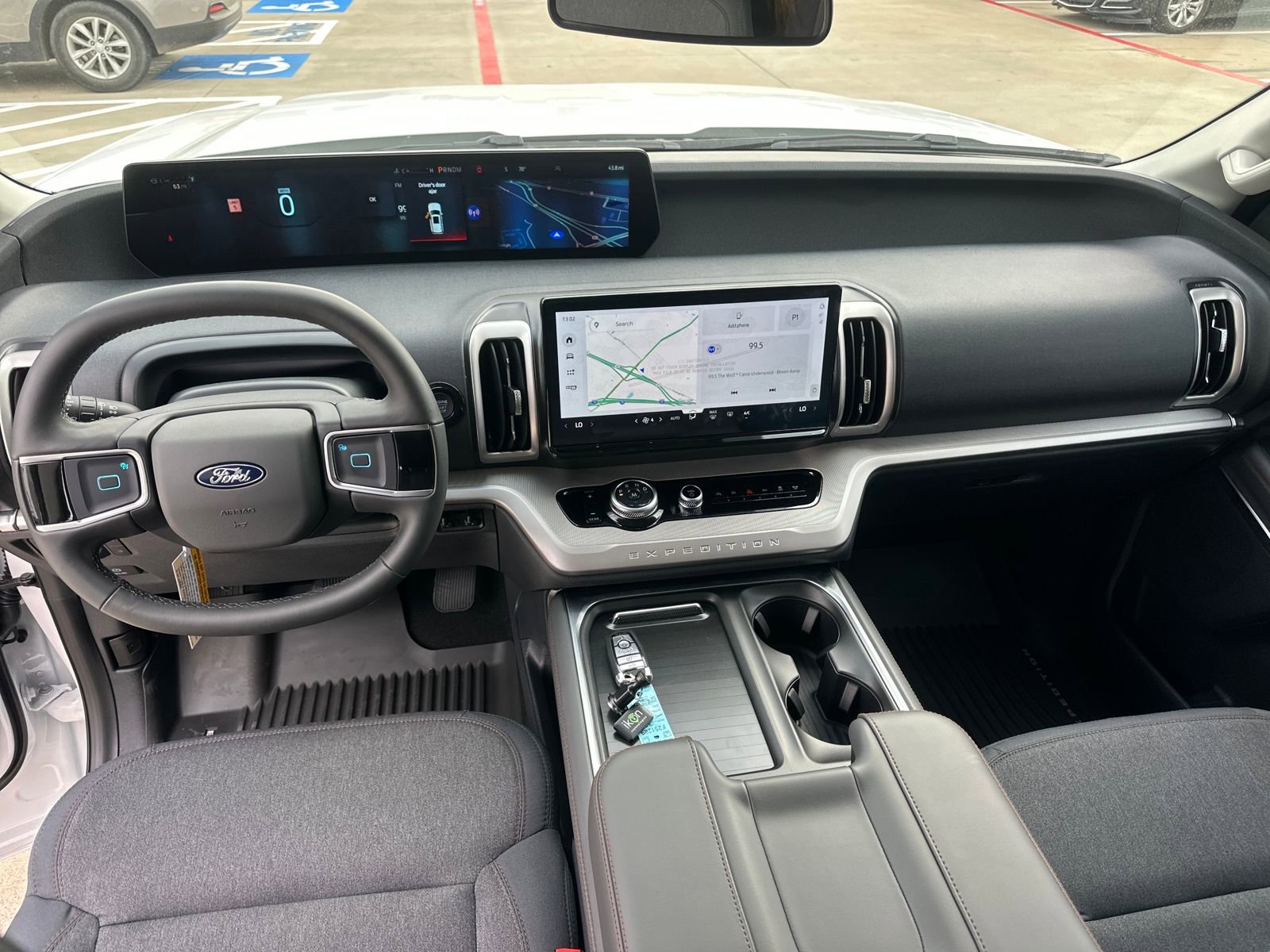 New 2025 Ford Expedition Active image 12