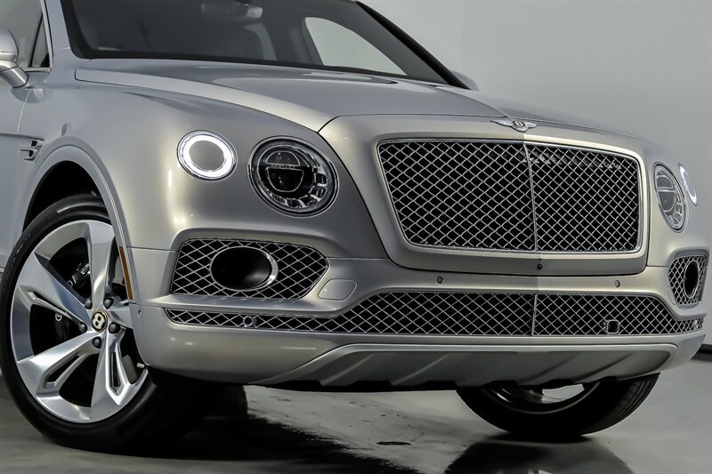 Used 2019 Bentley Bentayga AWD/4WD image 3