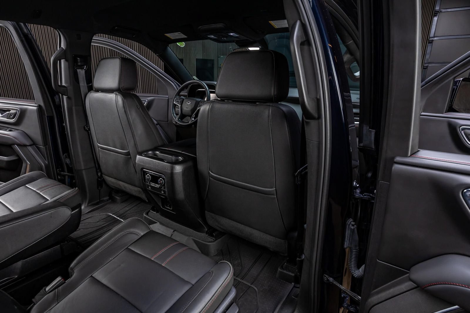 Used 2024 Chevrolet Tahoe RST w/ Luxury Package AWD/4WD image 27