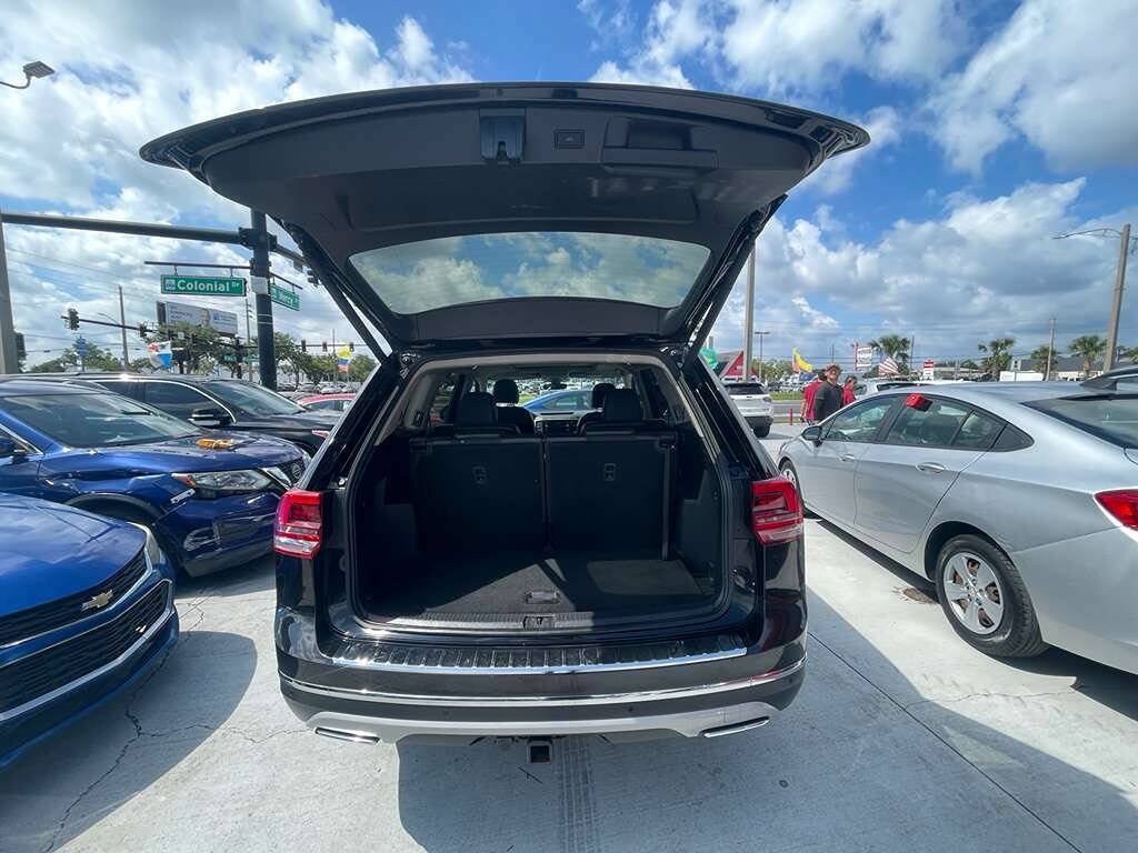 Used 2020 Volkswagen Atlas SEL R-Line AWD/4WD image 12