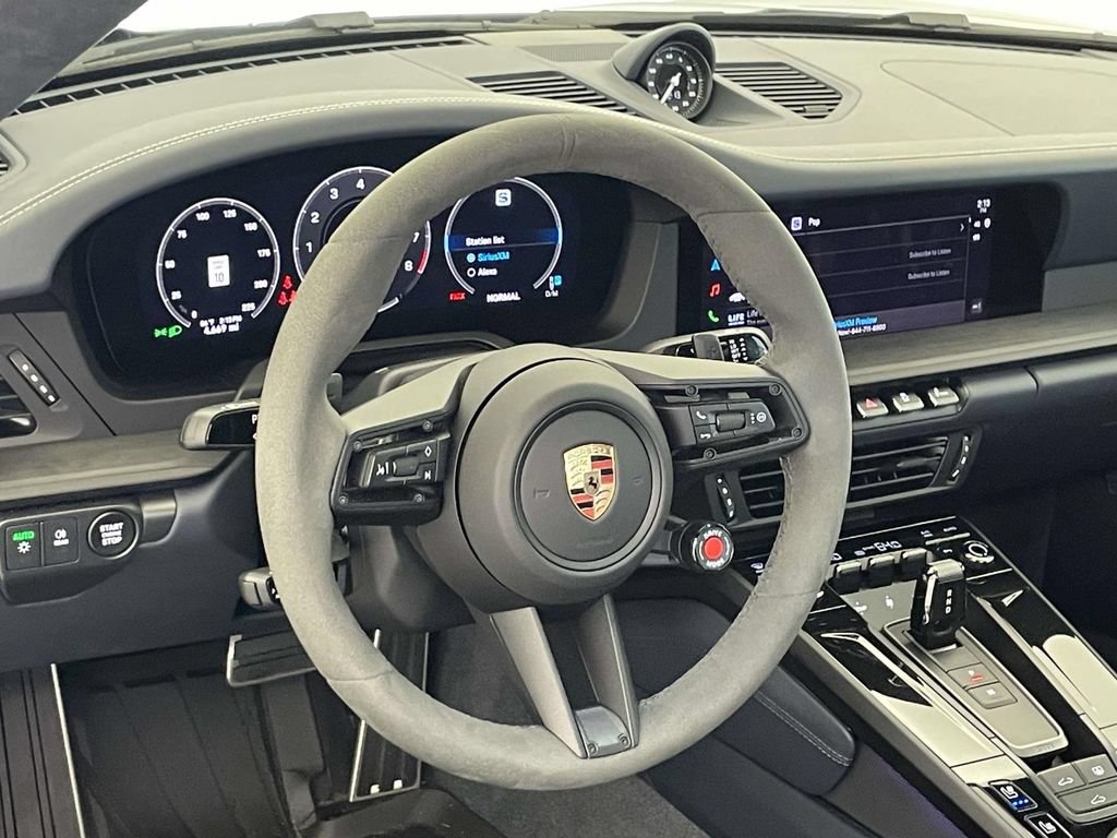 Used 2026 Porsche 911 Carrera GTS RWD image 4