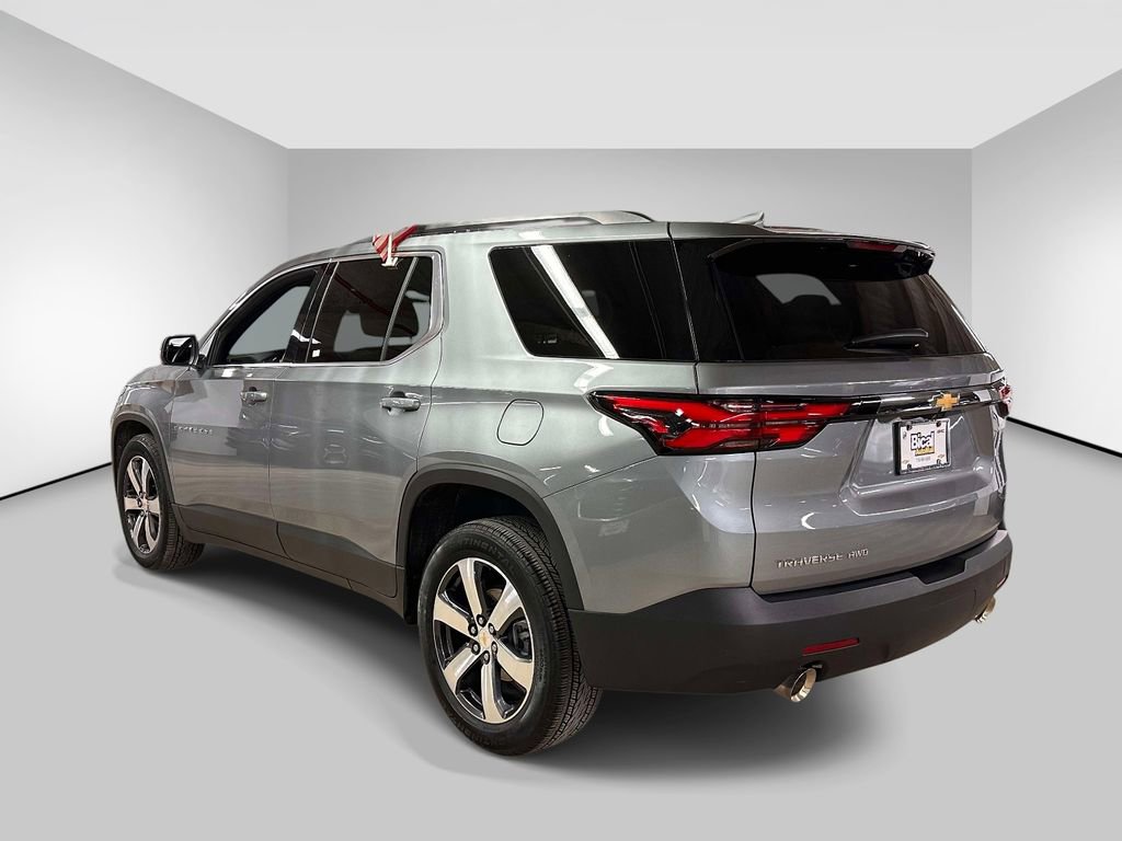 Used 2023 Chevrolet Traverse LT w/ LT Premium Package image 3