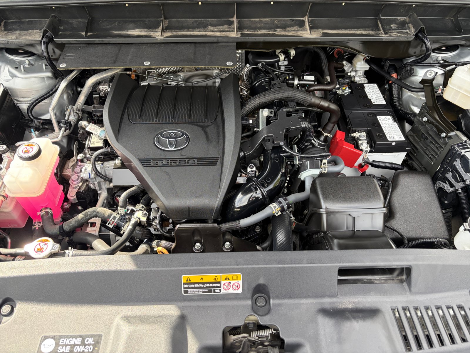 Used 2024 Toyota Highlander XLE AWD/4WD image 31