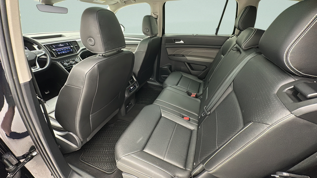 Used 2023 Volkswagen Atlas SEL R-Line AWD/4WD image 9