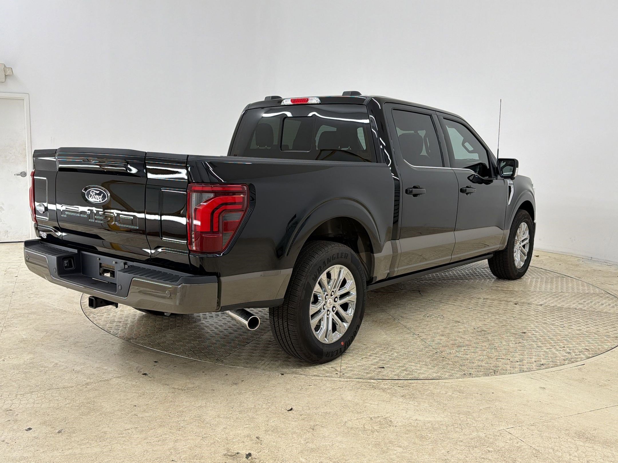 New 2026 Ford F150 King Ranch w/ Equipment Group 601A High image 9