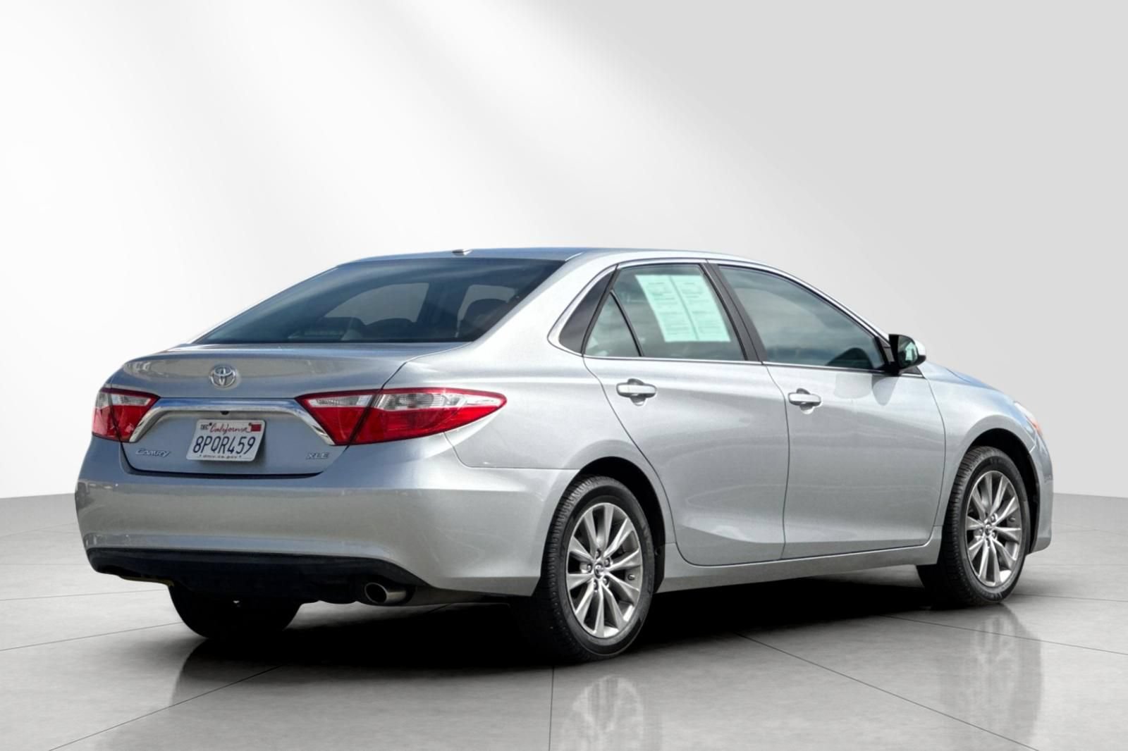 Used 2017 Toyota Camry XLE FWD image 4