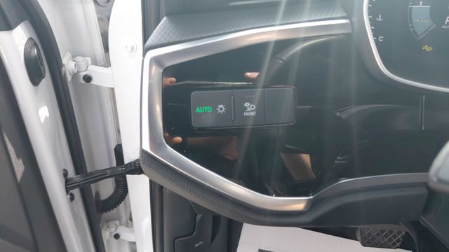 Used 2025 Audi Q3 2.0T Premium AWD/4WD image 17