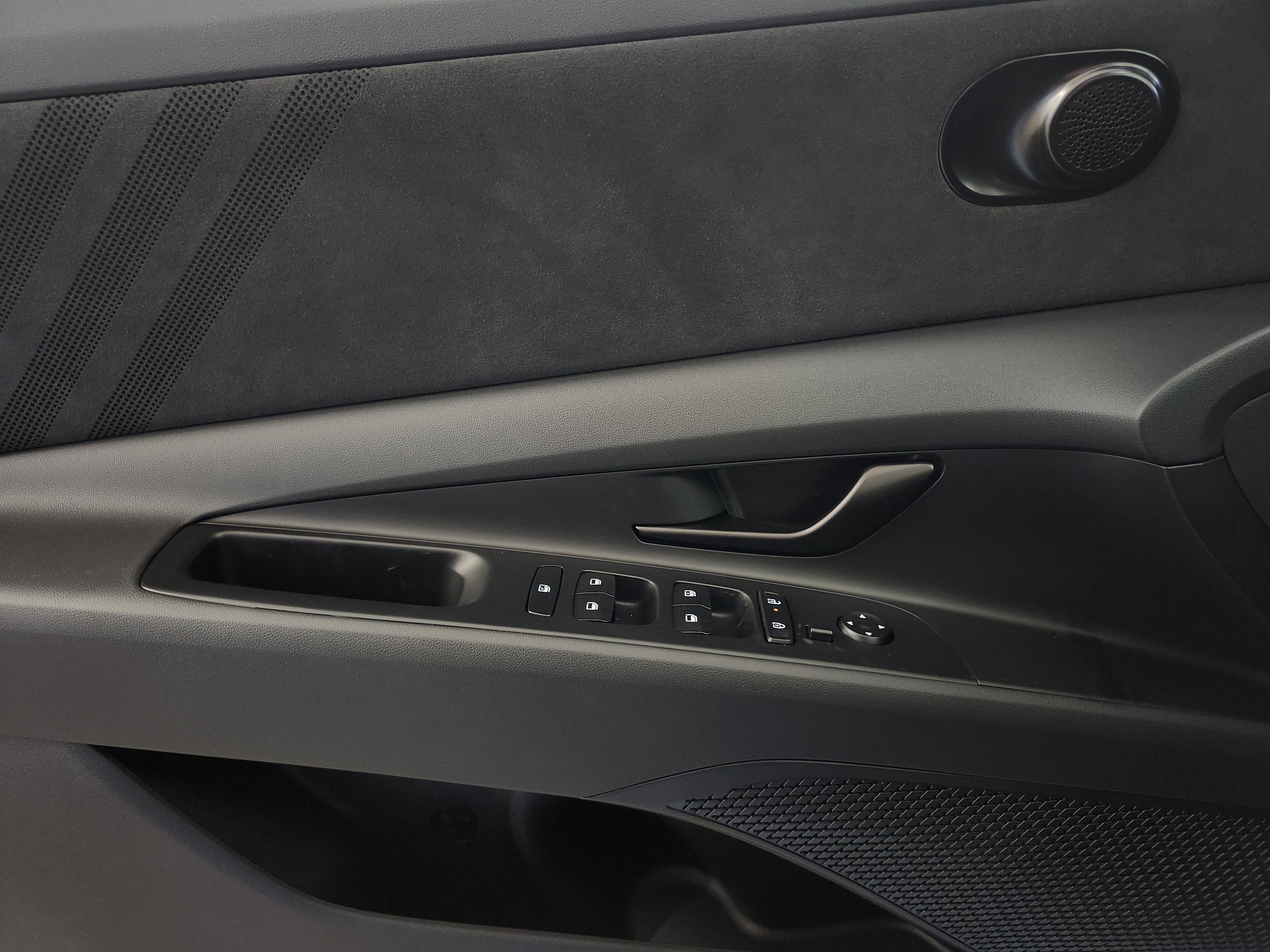 New 2025 Hyundai Elantra N image 13