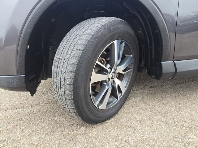 Used 2017 Toyota RAV4 XLE image 33