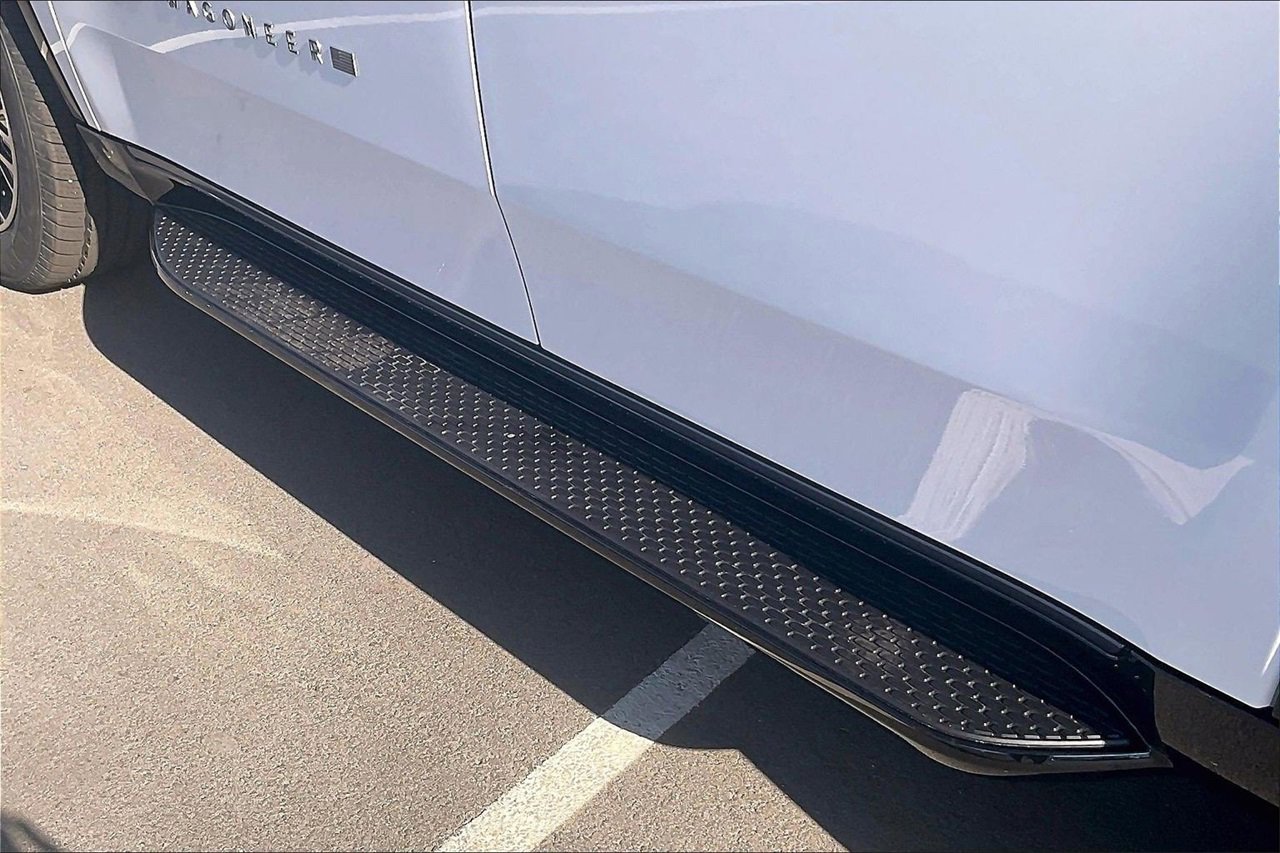 New 2026 Jeep Grand Wagoneer w/ Premium Group I image 10