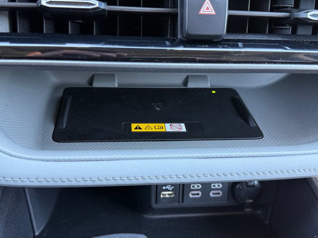 Used 2023 Toyota Highlander Limited image 19