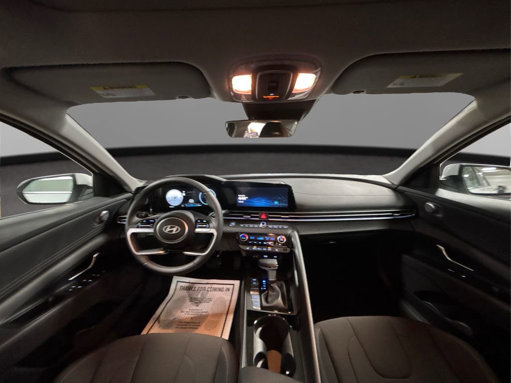 Certified 2025 Hyundai Elantra SEL image 27