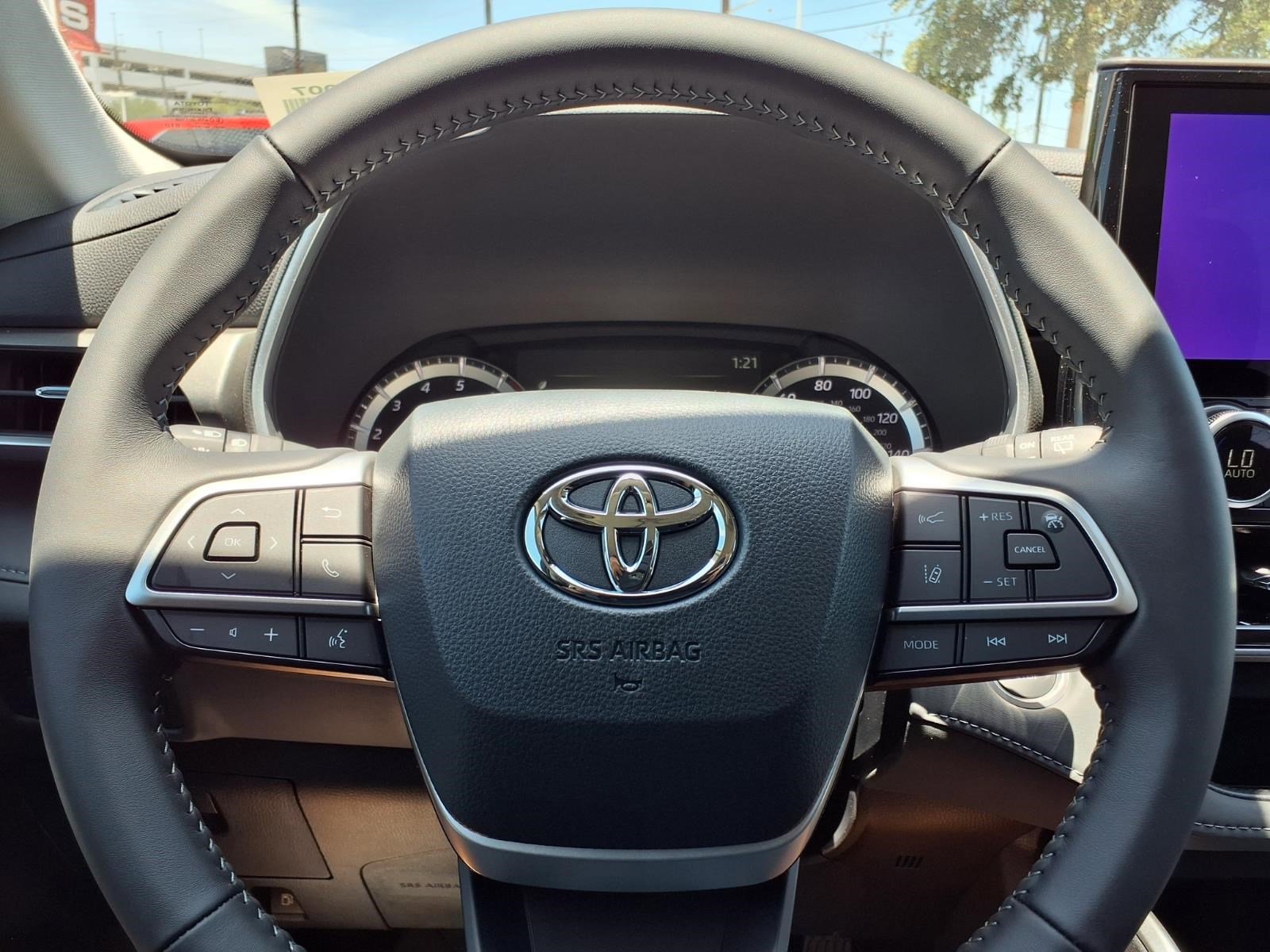 New 2026 Toyota Highlander XLE AWD/4WD image 16