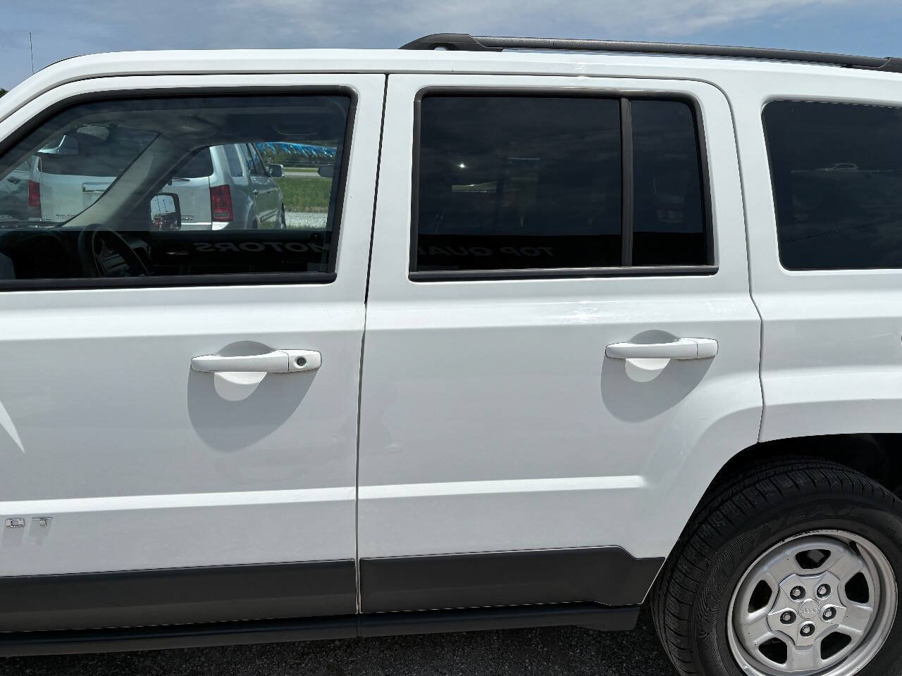Used 2016 Jeep Patriot Sport w/ Power Value Group AWD/4WD image 17