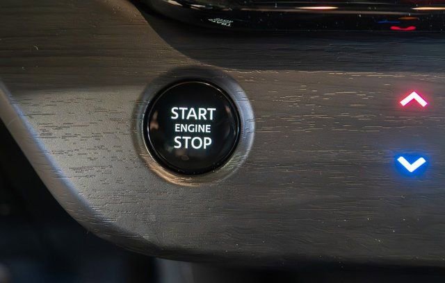 Certified 2025 Nissan Murano SL image 32