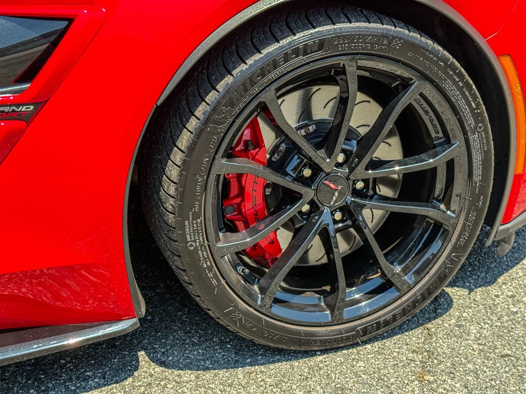 Used 2019 Chevrolet Corvette Grand Sport w/ Carbon Flash Badge Package RWD image 35