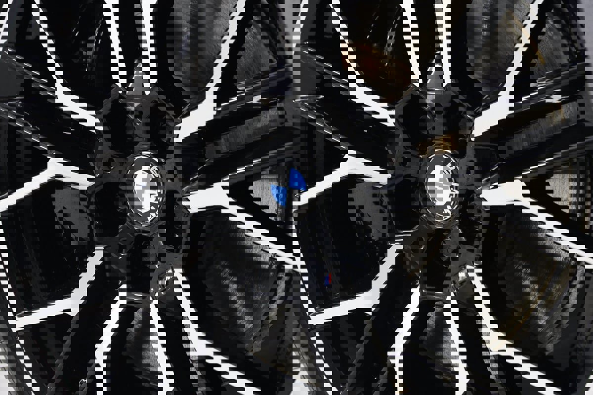 Used 2025 BMW M850i xDrive Coupe w/ M Sport Professional Package image 17