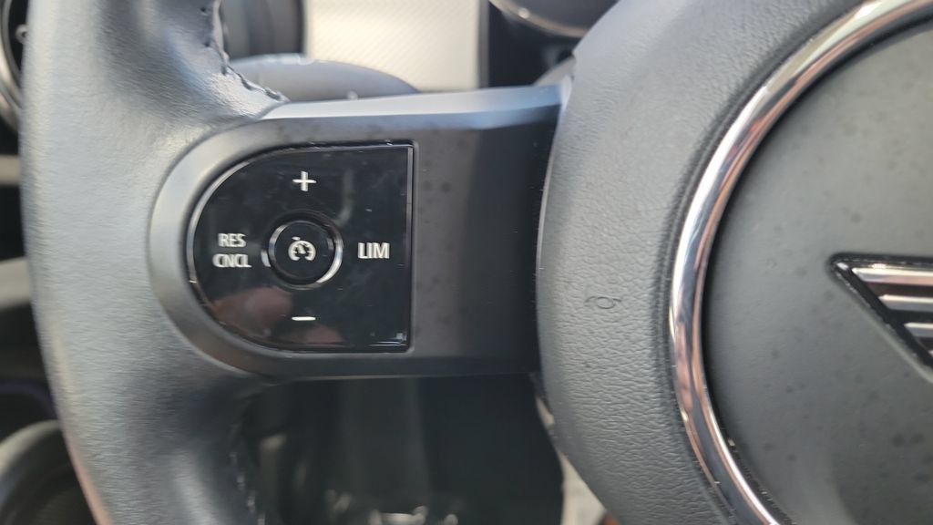 Used 2024 MINI Cooper 4-Door Hardtop FWD image 20
