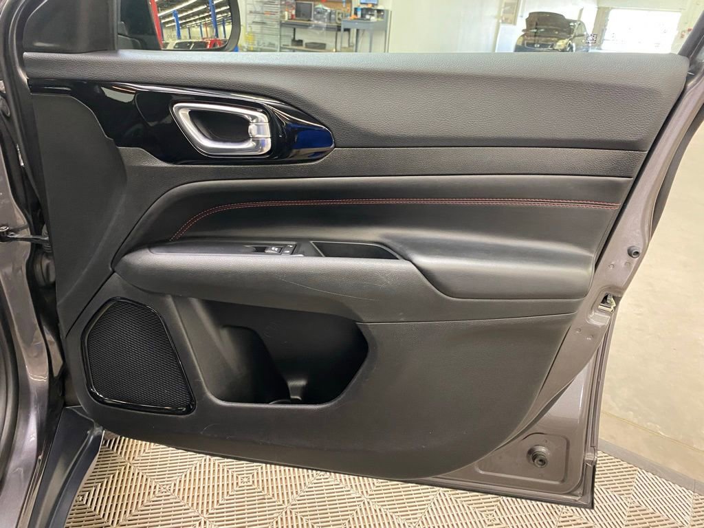 Used 2022 Jeep Compass Trailhawk w/ Trailhawk Convenience Group image 19