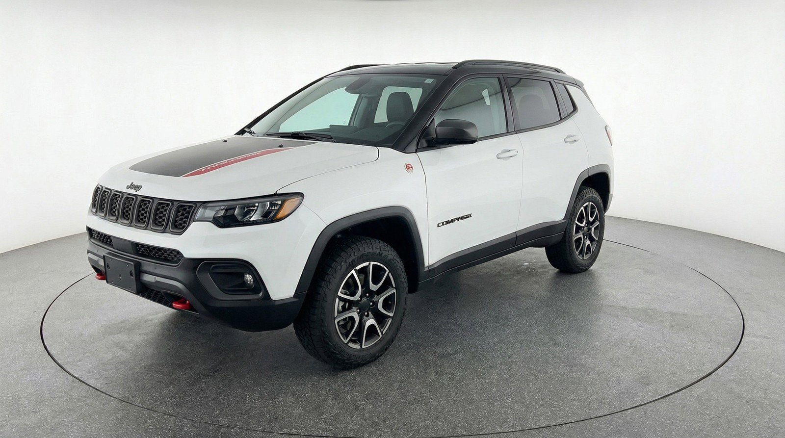 Used 2025 Jeep Compass Trailhawk AWD/4WD image 3