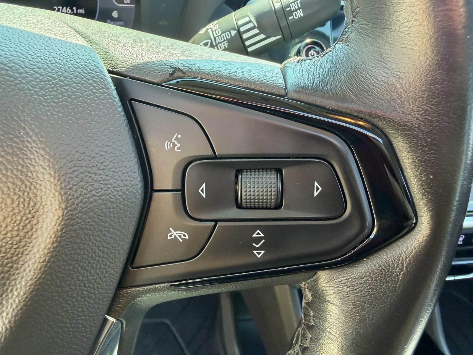 Used 2022 Chevrolet Bolt EUV Premier w/ Launch Edition FWD image 16