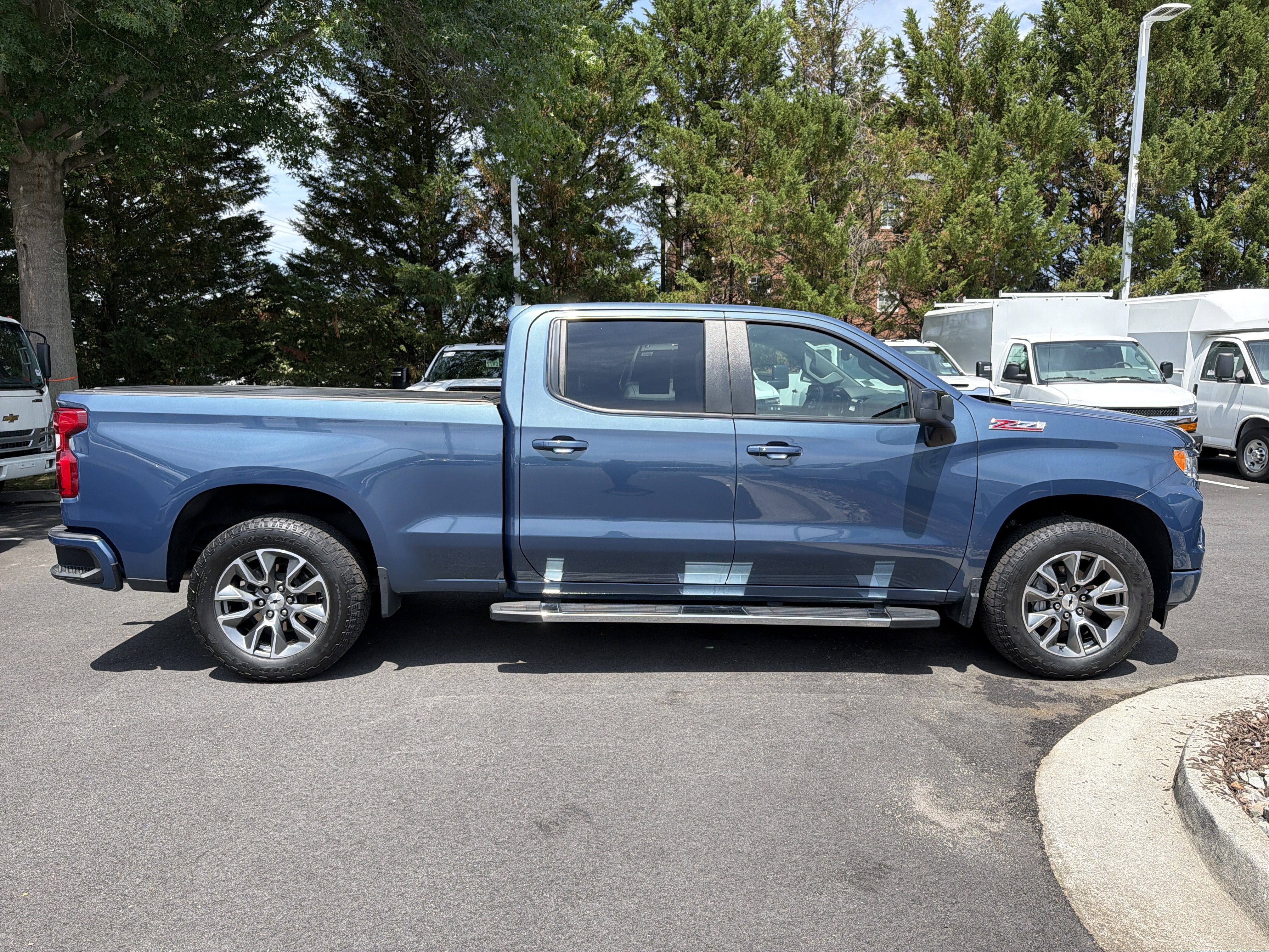 Used 2024 Chevrolet Silverado 1500 RST w/ Z71 Off-Road Package AWD/4WD image 10