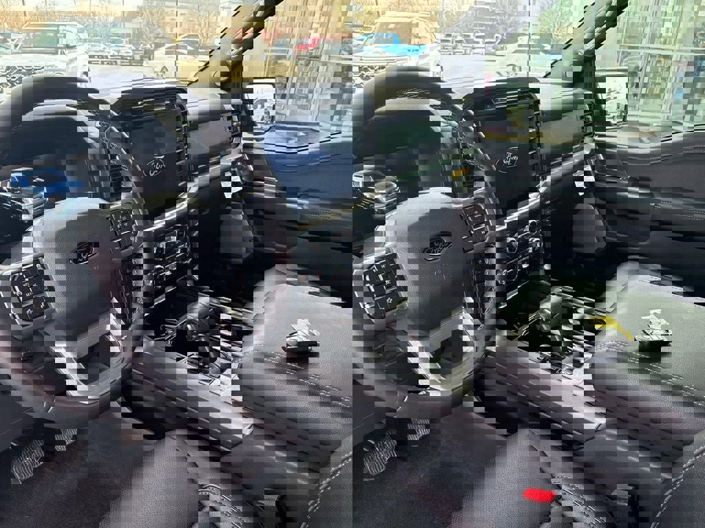 Used 2025 Ford F150 Lariat w/ Equipment Group 501A Mid image 31