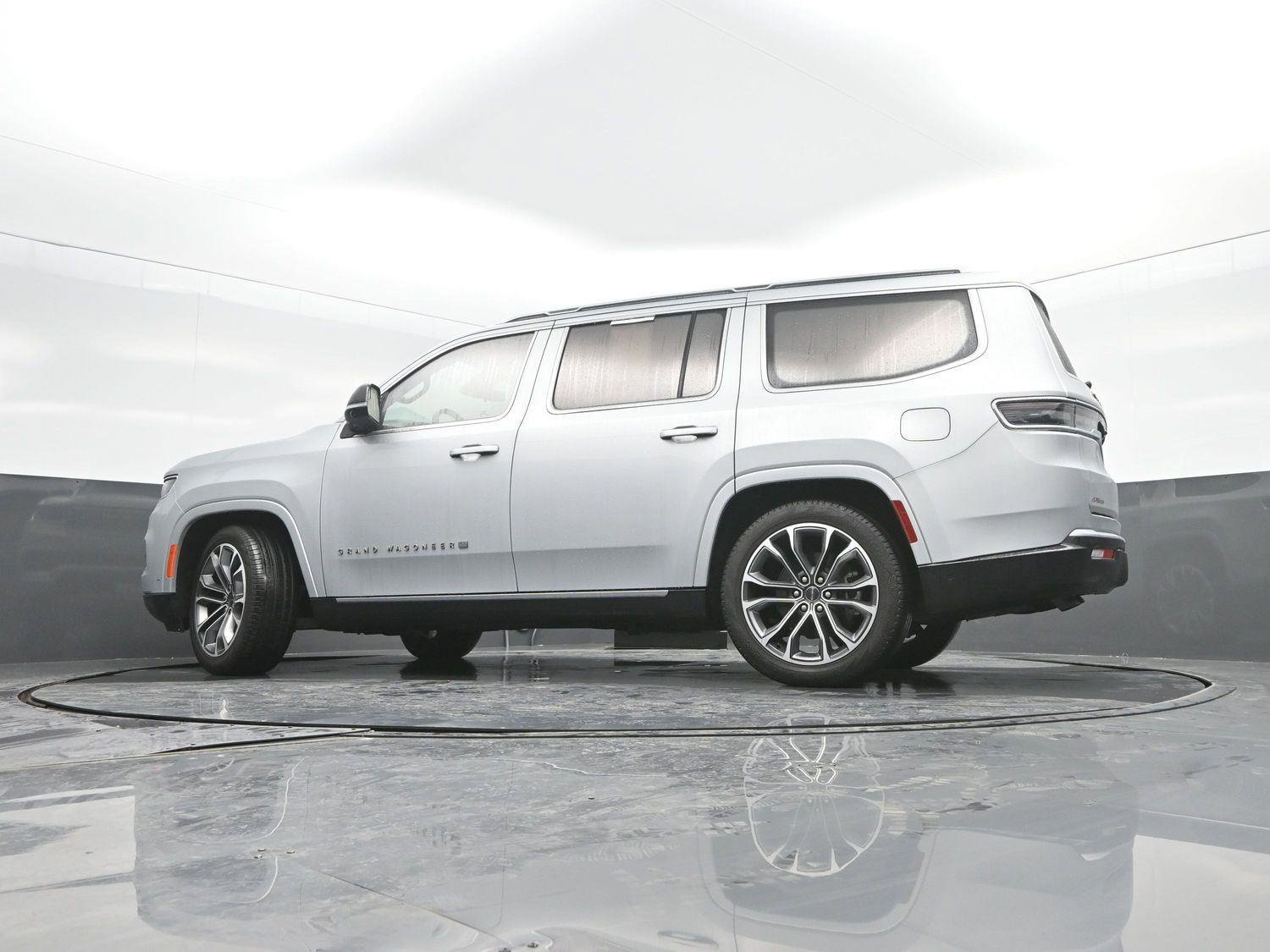 Used 2024 Jeep Grand Wagoneer Series III image 38