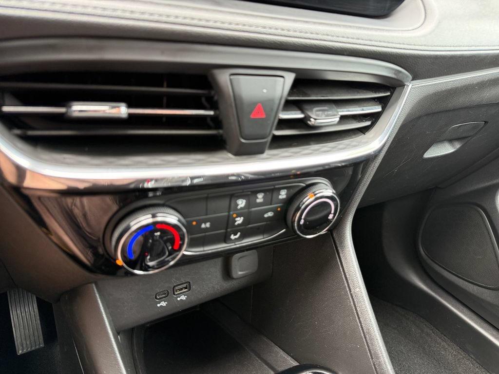 Used 2024 Buick Encore GX Sport Touring FWD image 39