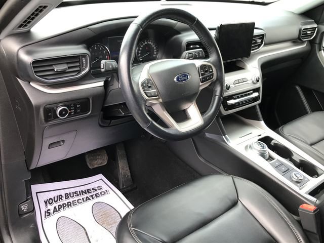 Used 2023 Ford Explorer XLT image 4