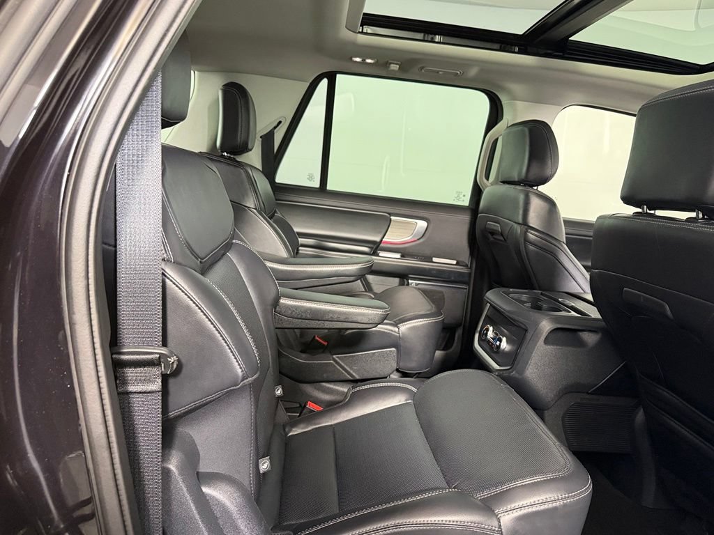 Used 2025 Ford Expedition Max Platinum AWD/4WD image 22