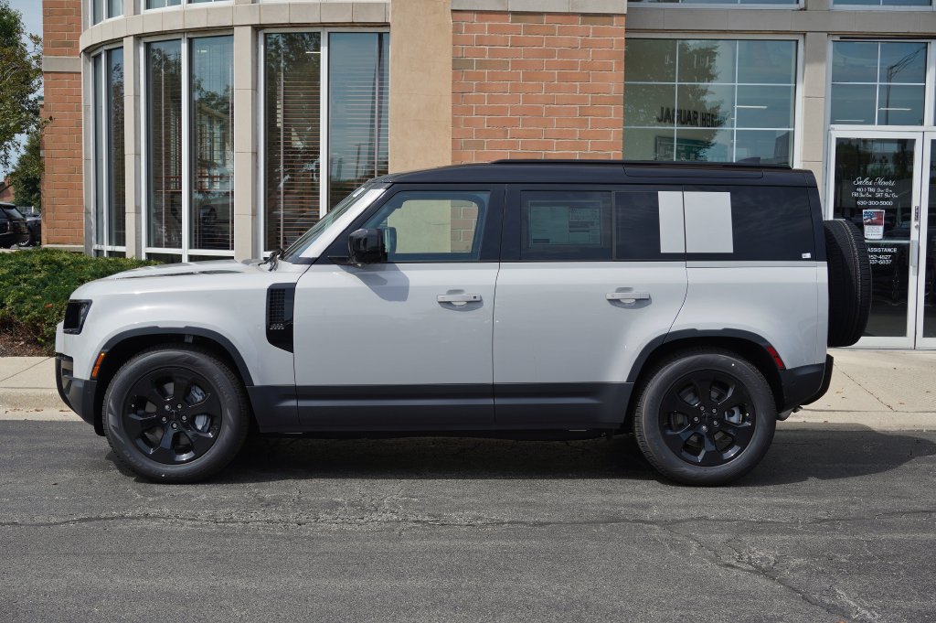 New 2026 Land Rover Defender 110 S AWD/4WD image 2