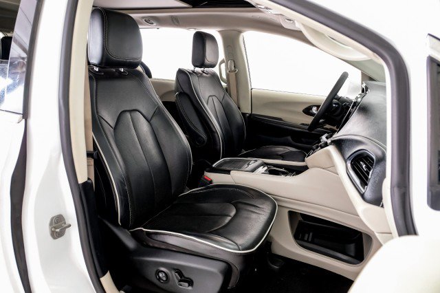 Used 2022 Chrysler Pacifica Limited FWD image 34